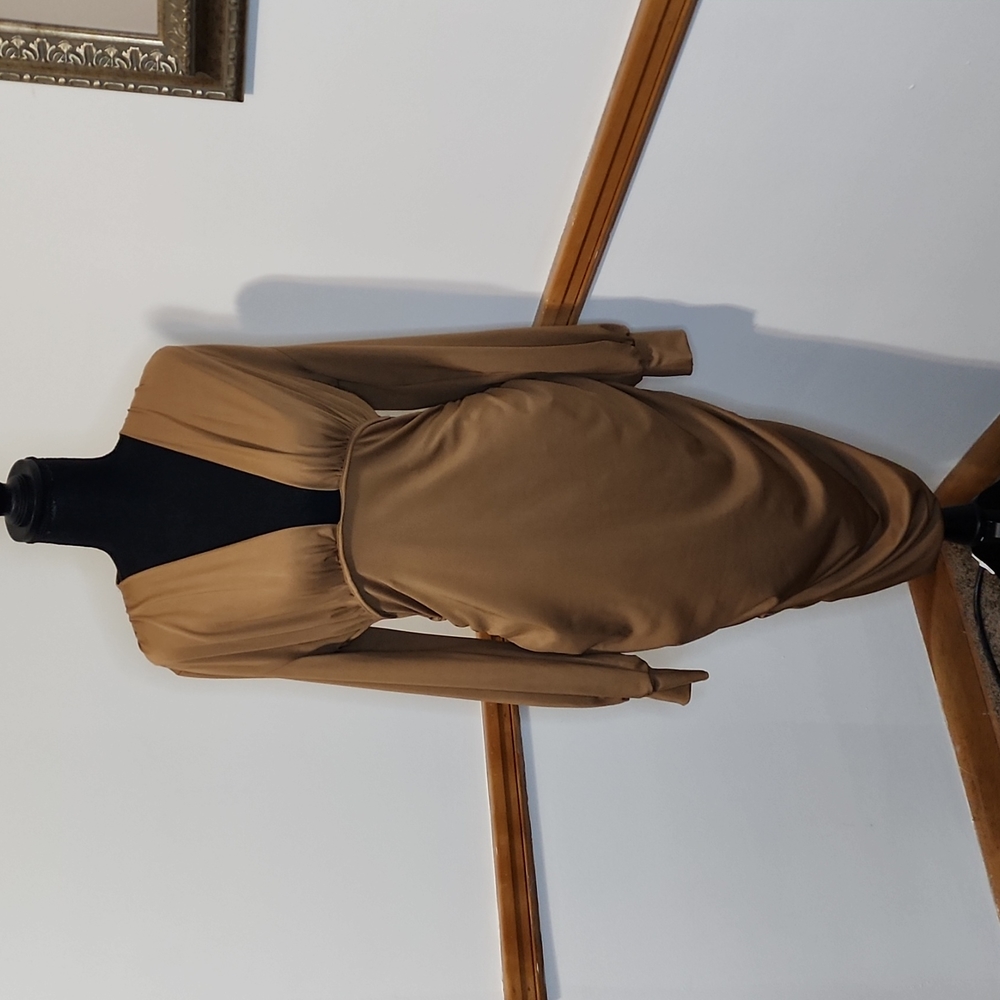 Uni Clau V neck ruched bodycon dress